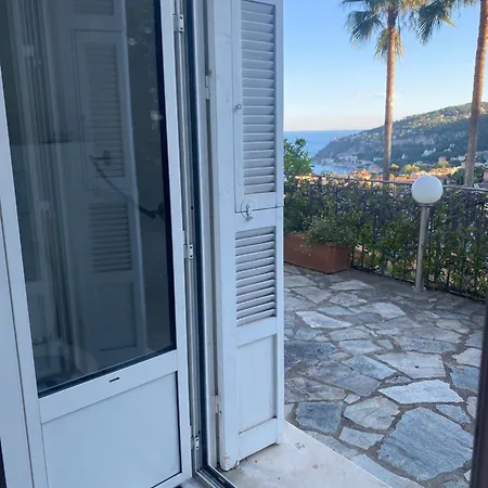 Bethanie Villefranche-sur-Mer