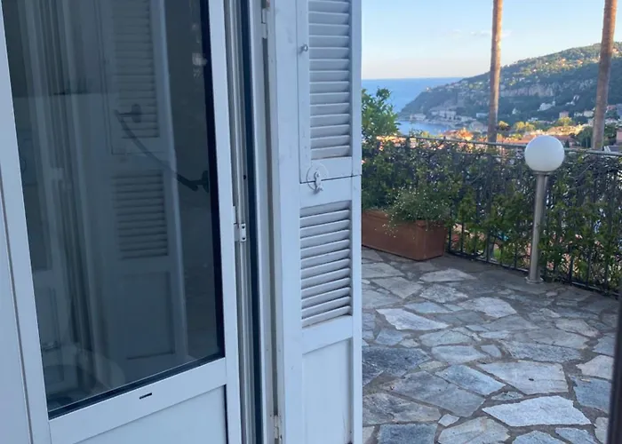 Bethanie Villefranche-sur-Mer